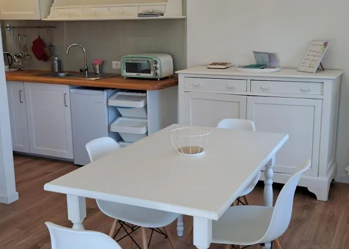 Shambala Casa Luna アパート Someraro