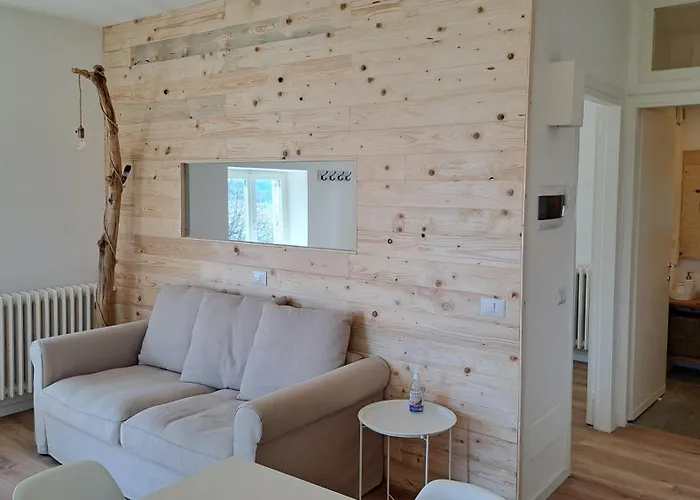 Shambala Casa Luna アパート Someraro